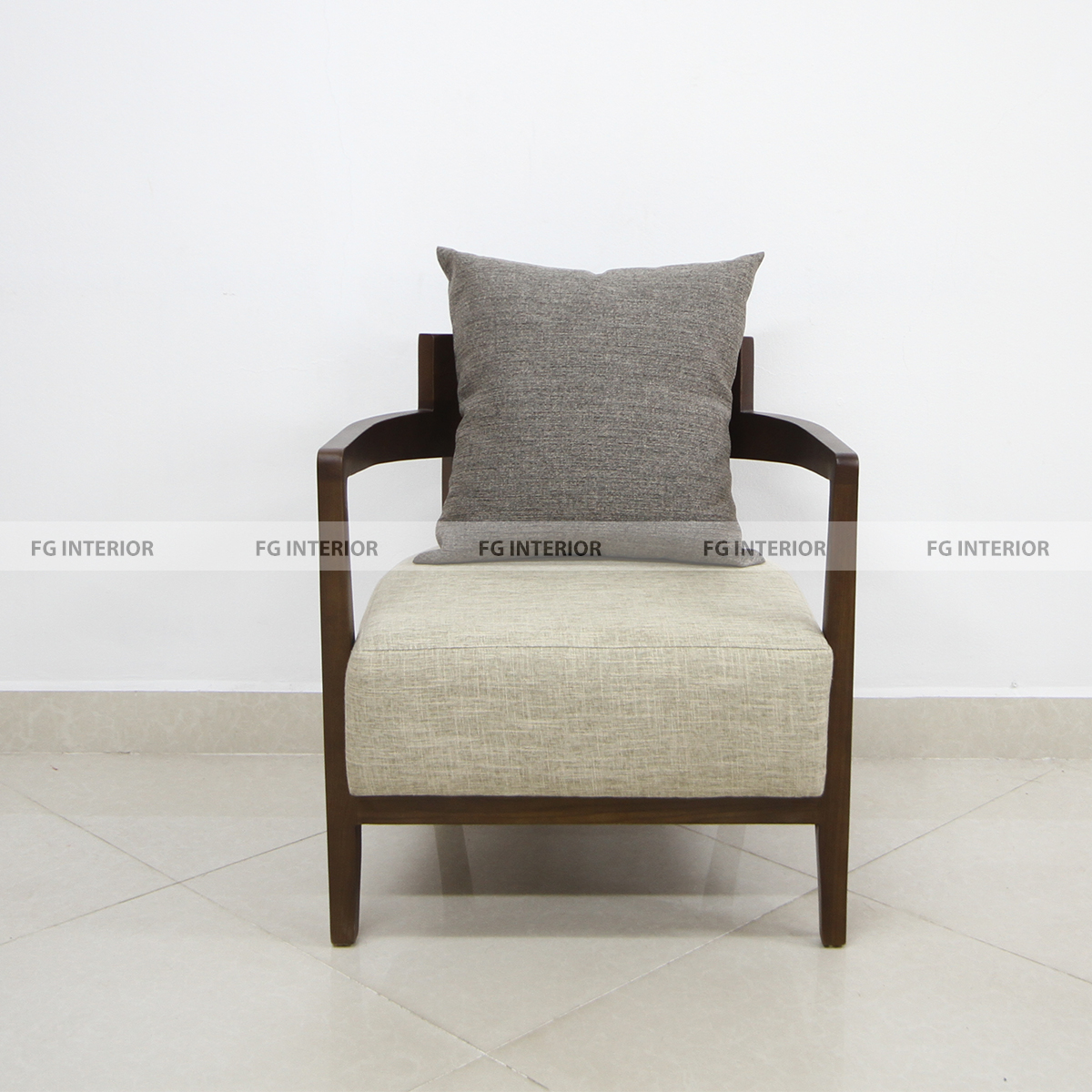 Ghế gỗ cafe có tay Starbuck 2